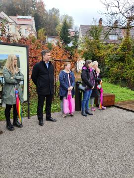 Rožnati oktober (2)